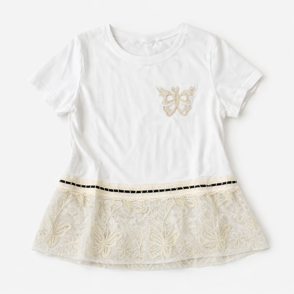 Tshirt com borboleta e renda cós