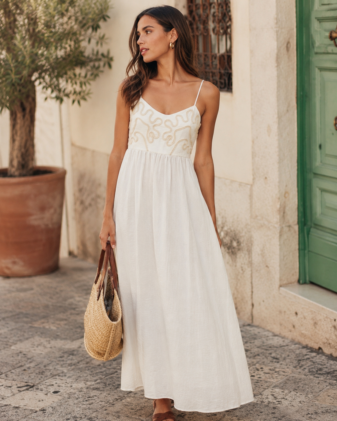 Vestido com Flor Bordada Peito em Crochet