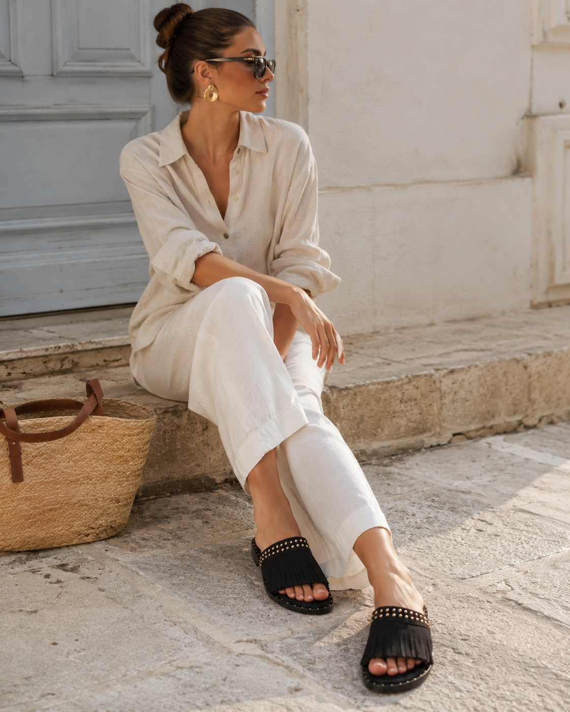 Sandalia franjas com tachas