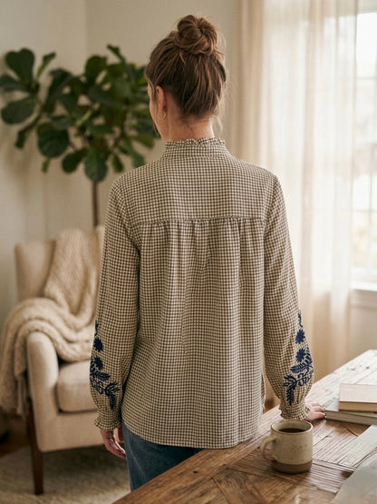 Camisa a cuadros con bordado