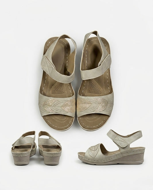 Sandalia com Velcro Tira em Folha
